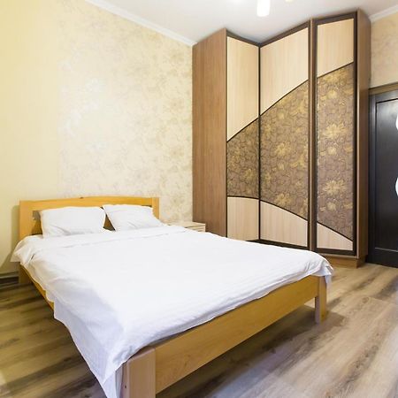 Квартира Подобово Біля Площі Ринок Вулиця Староєврейська 17 Lviv Ngoại thất bức ảnh