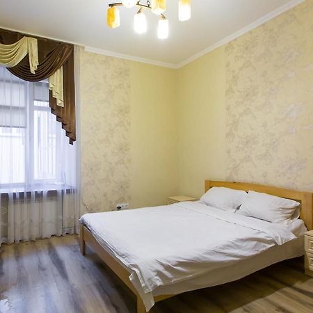 Квартира Подобово Біля Площі Ринок Вулиця Староєврейська 17 Lviv Ngoại thất bức ảnh