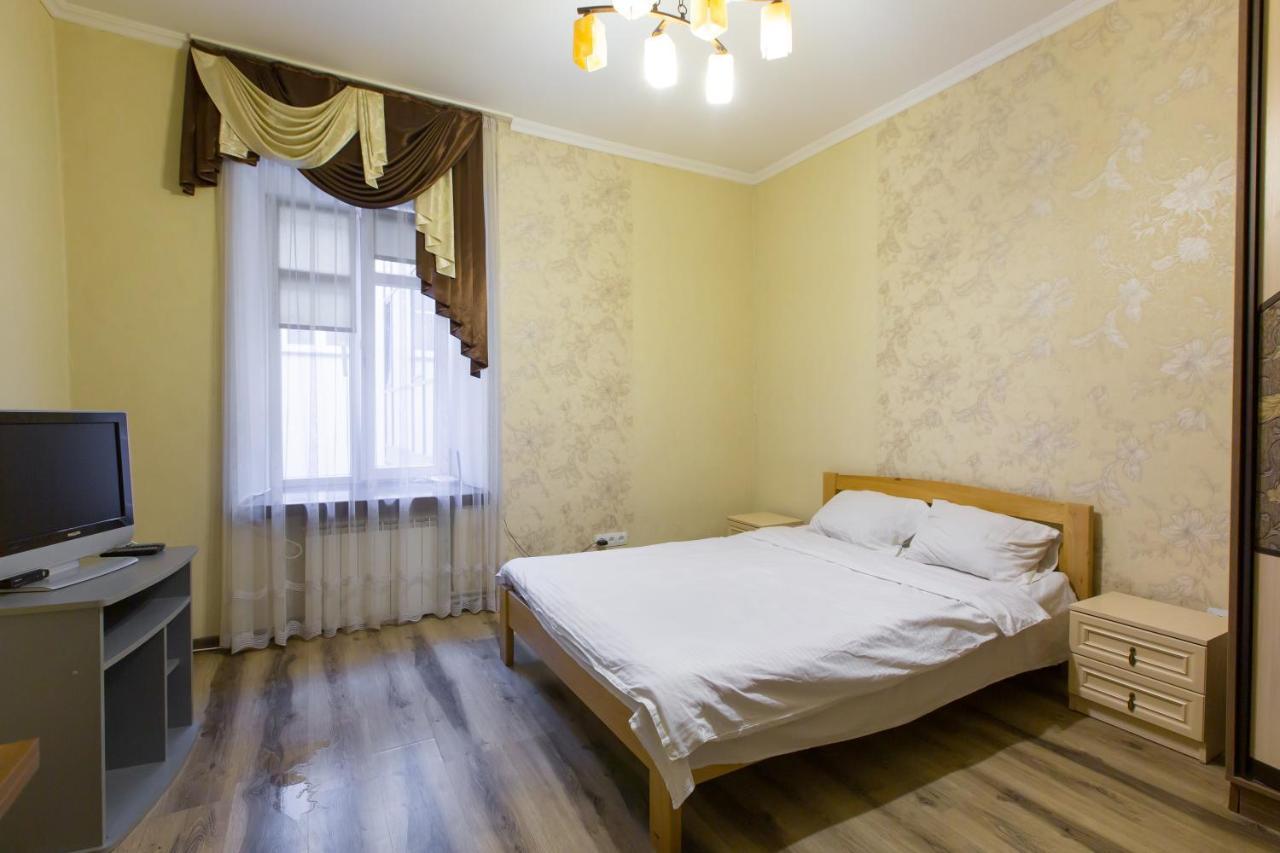 Квартира Подобово Біля Площі Ринок Вулиця Староєврейська 17 Lviv Ngoại thất bức ảnh